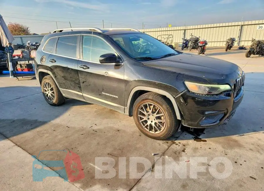 1C4PJLCB0KD164550 Photo# 4