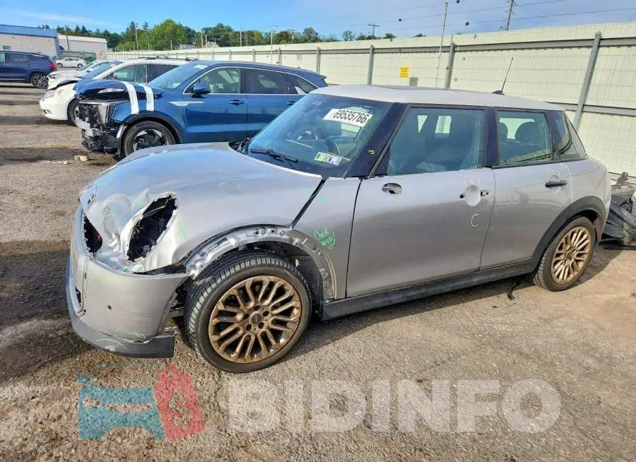 WMW53GD05S2W45828 Photo# 1