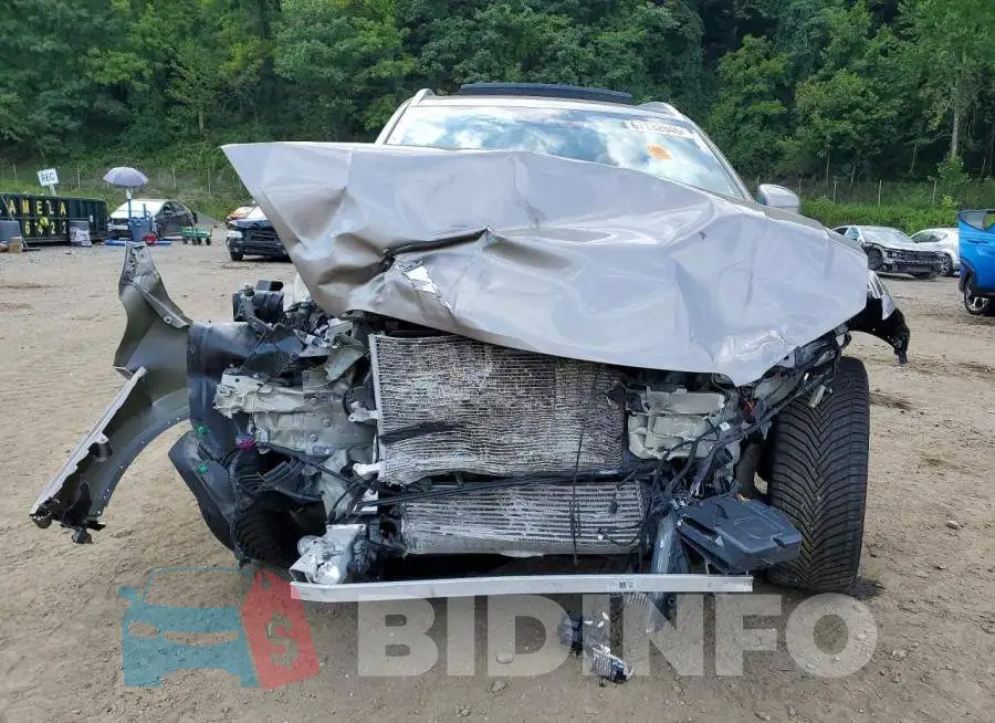 YV4A22PL7M1678042 Photo# 5