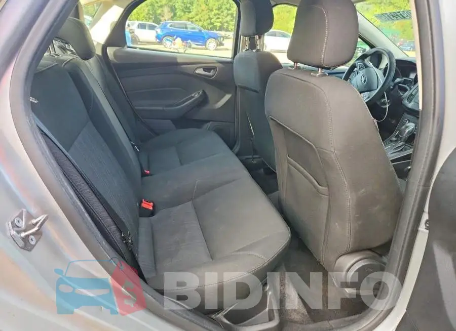 1FADP3F2XJL279888 Photo# 10