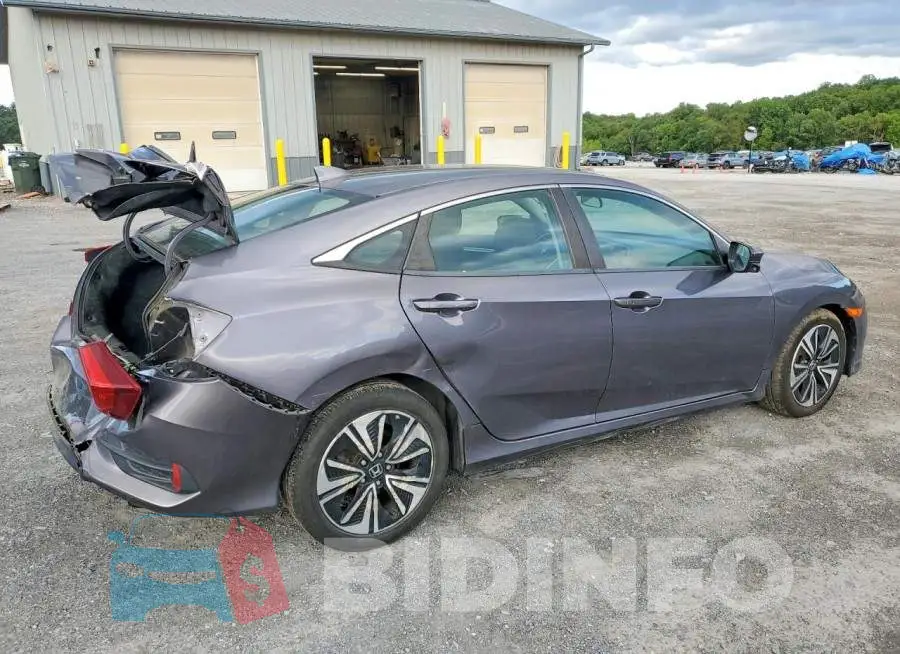 19XFC1F32HE213947 Photo# 3