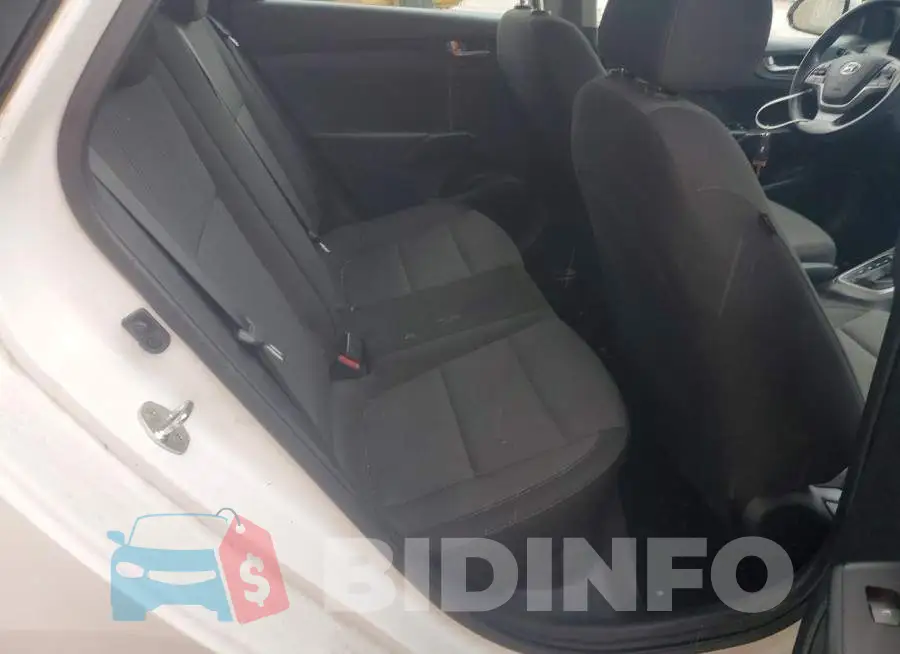 3KPC24A64LE104083 Photo# 10