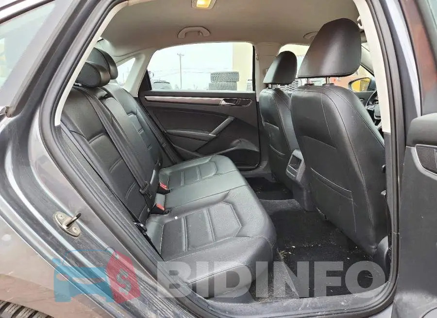 1VWDT7A32HC019246 Photo# 10