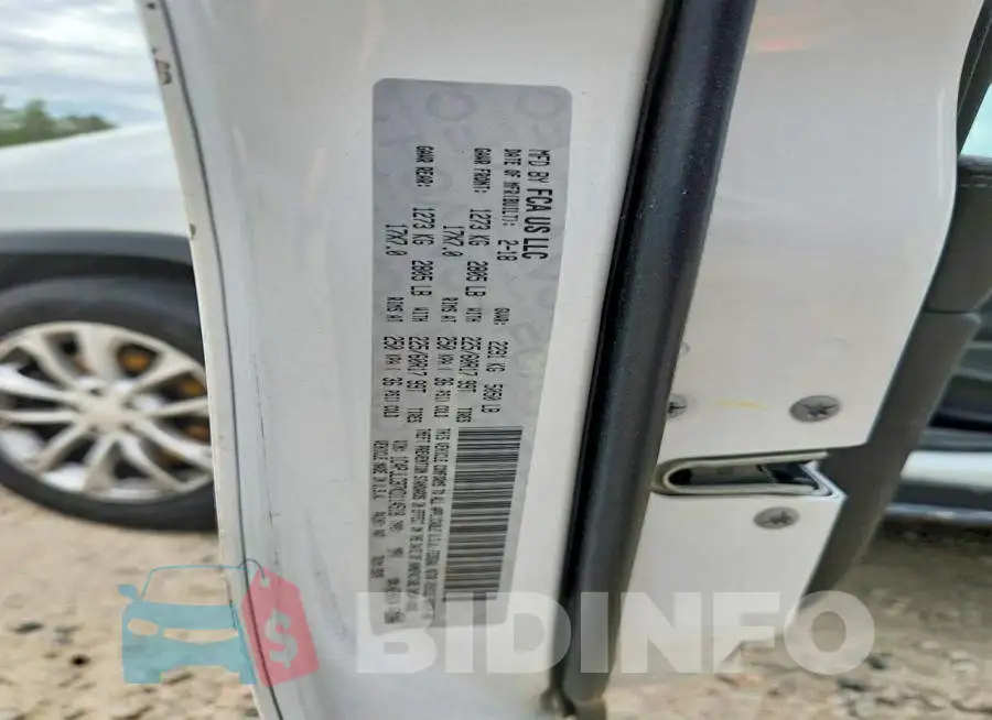 1C4PJLCB7KD114518 Photo# 12