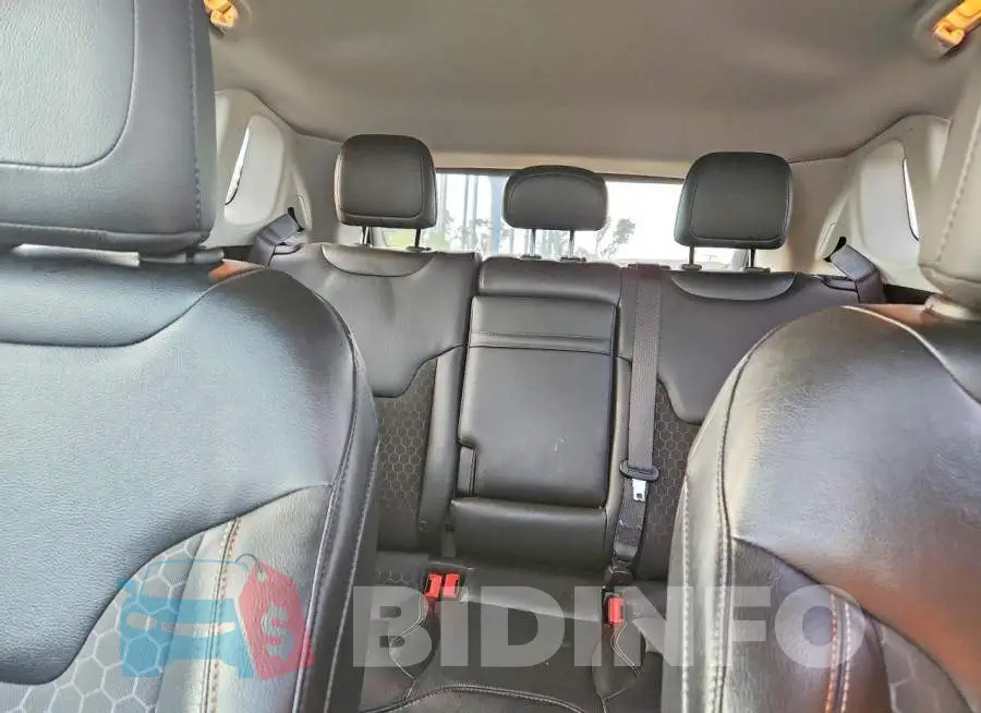3C4NJCBB3JT502251 Photo# 10
