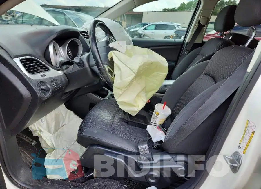 3C4PDCABXJT524927 Photo# 7