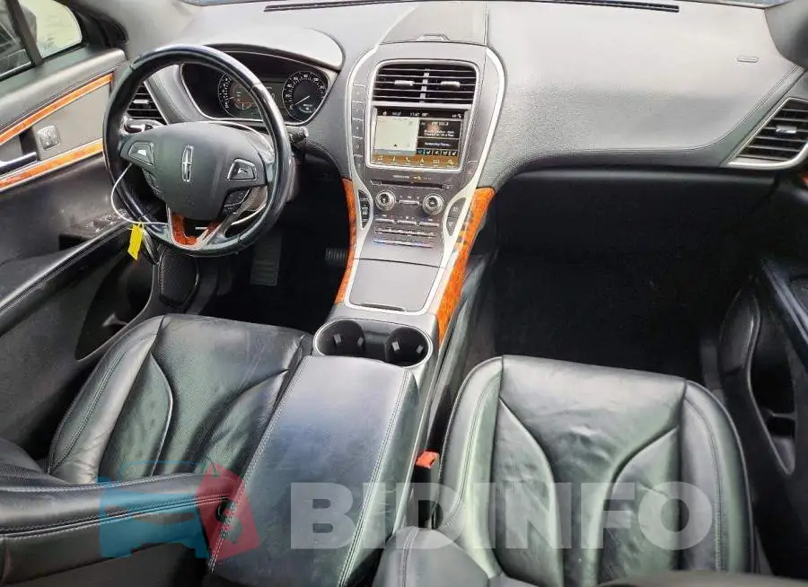 2LMPJ8LR5JBL48865 Photo# 8