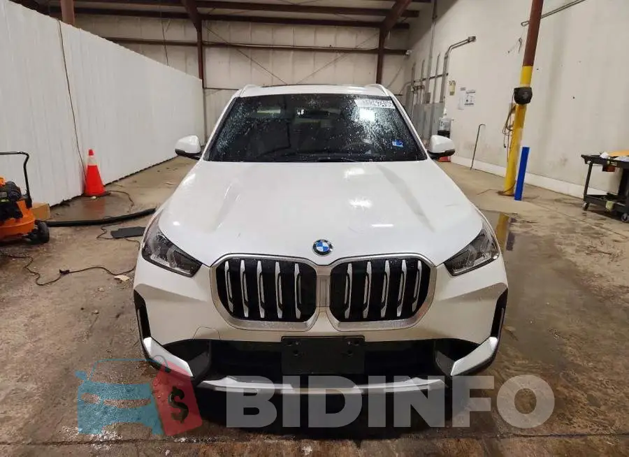 WBX73EF0XT5665850 Photo# 5