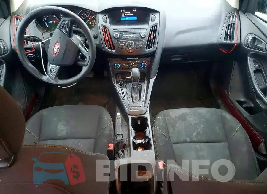 1FADP3E22JL201428 Photo# 8