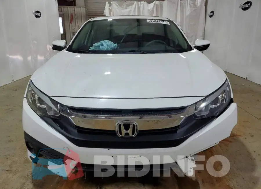 19XFC1F30HE020955 Photo# 5