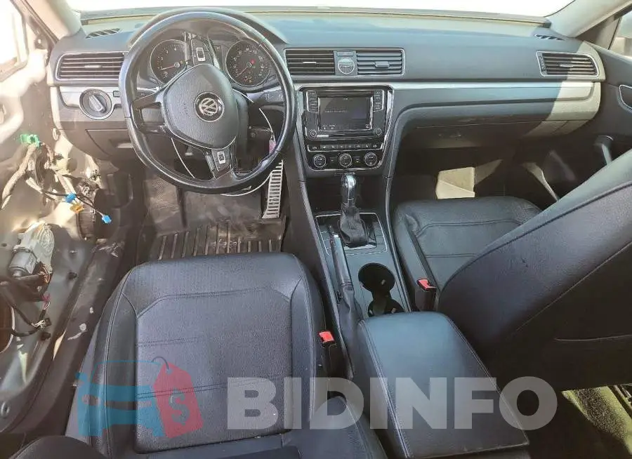 1VWDT7A3XHC007426 Photo# 8
