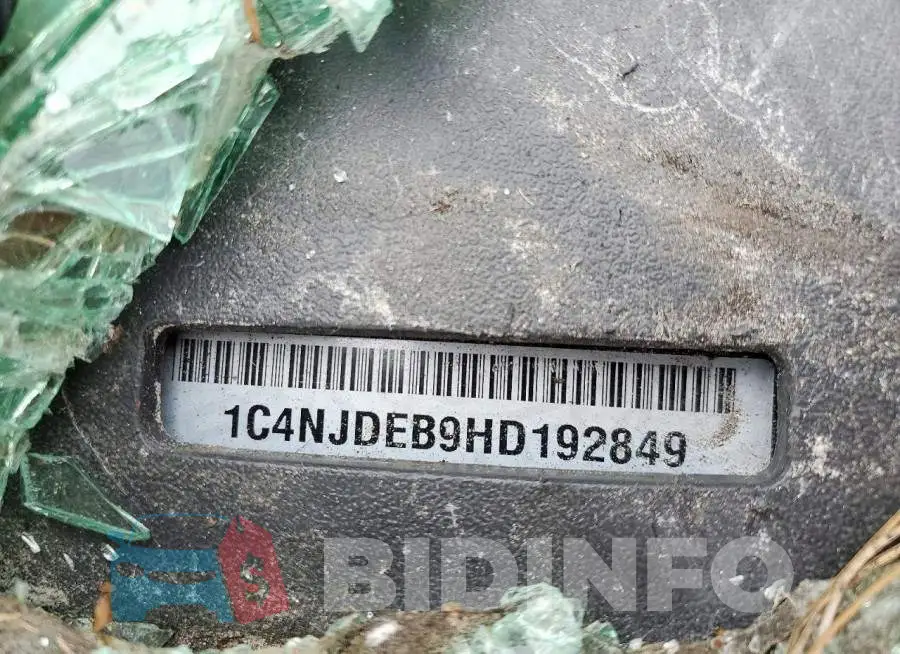 1C4NJDEB9HD192849 Photo# 14