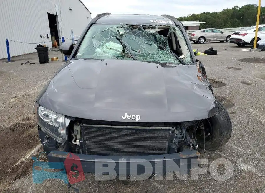1C4NJDEB9HD192849 Photo# 5