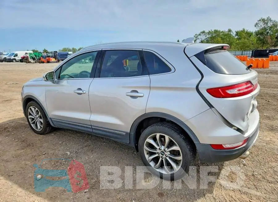 5LMTJ2DH1HUL50434 Photo# 2