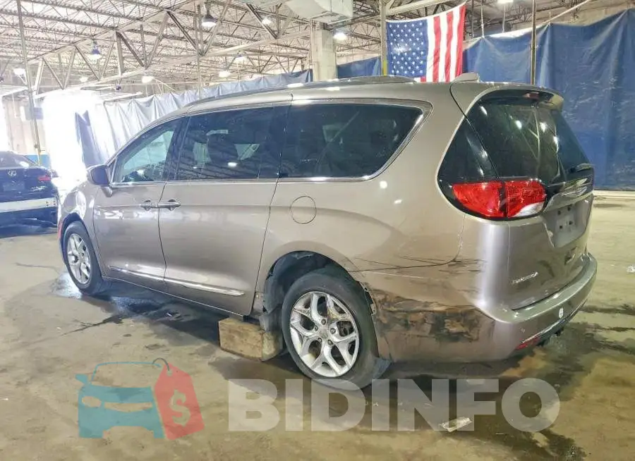 2C4RC1EG5HR832946 Photo# 2