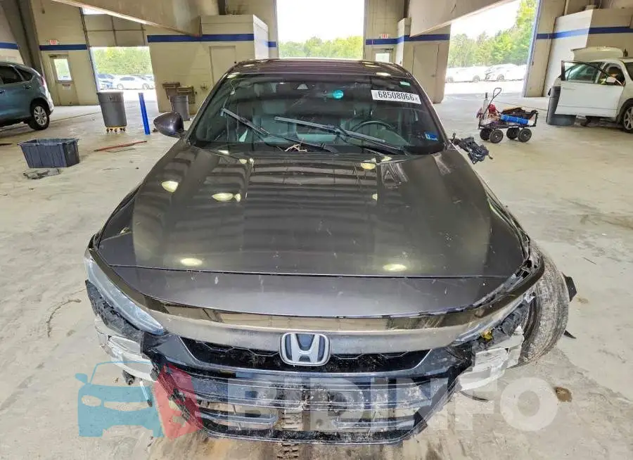 1HGCV2F34KA005406 Photo# 5