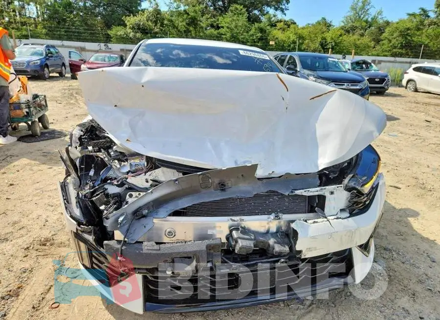 KNAG64J74T5411034 Photo# 5
