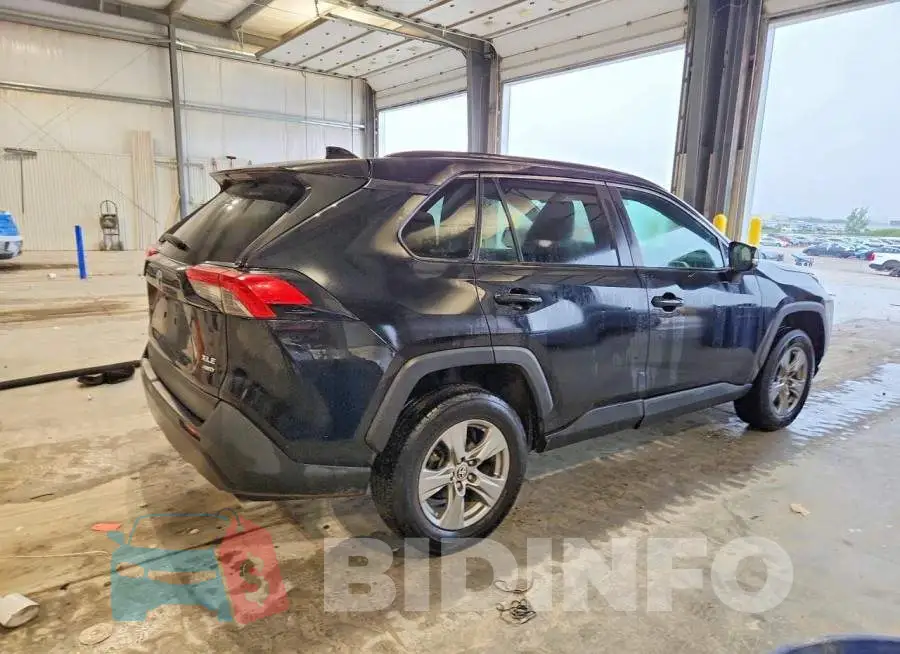 2T3P1RFV4PW370490 Photo# 3