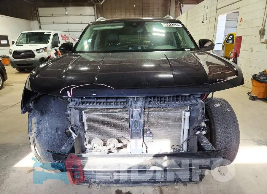 1V2MR2CA2JC503714 Photo# 5