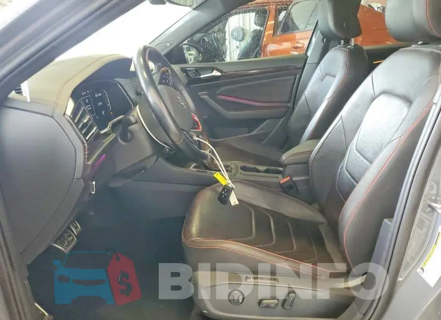 3VW2T7BU8NM013640 Photo# 7