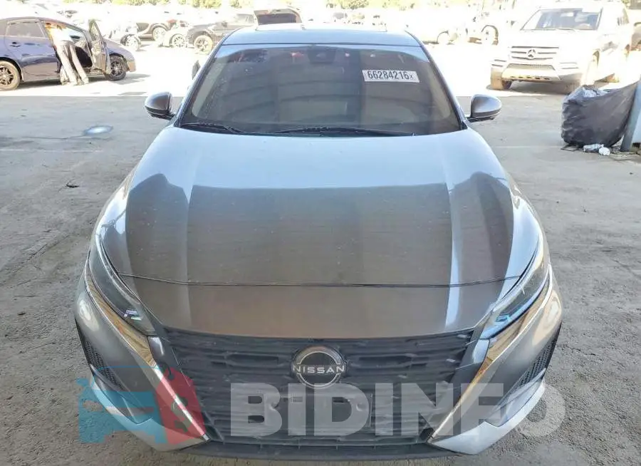1N4BL4EW3PN333347 Photo# 5