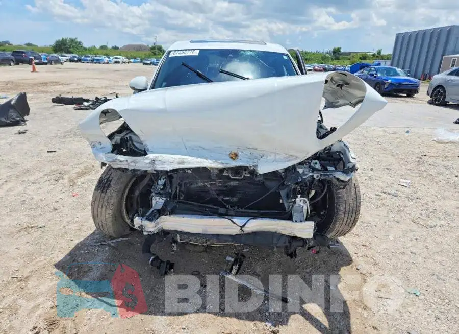WP1AA2A56MLB01179 Photo# 5