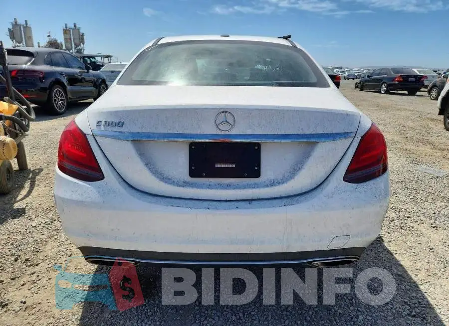 55SWF8DB6KU283722 Photo# 6