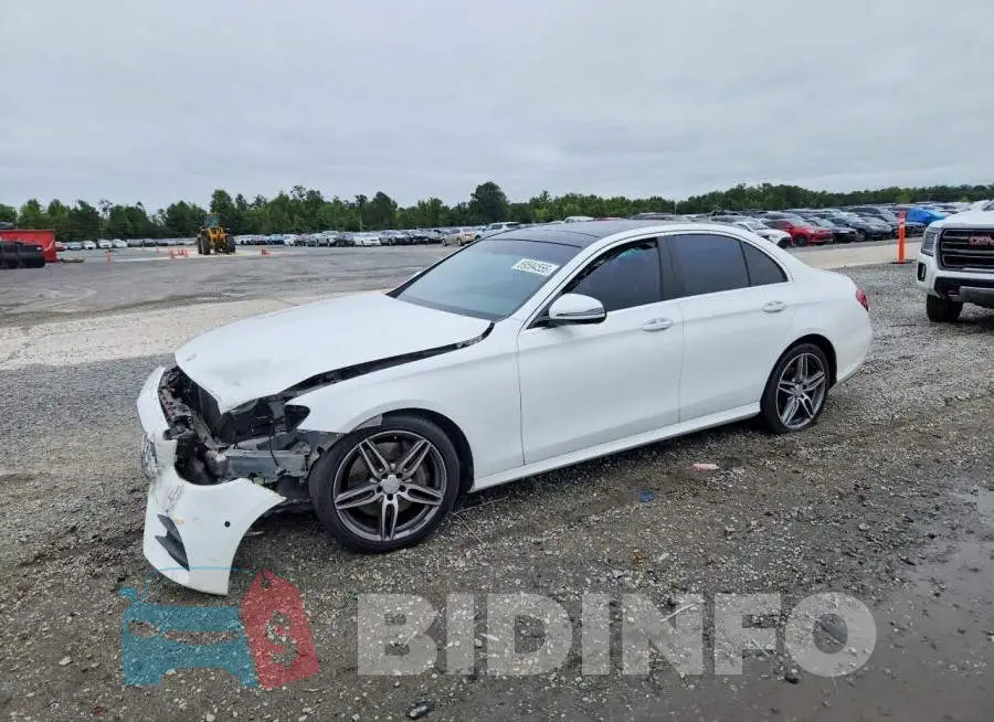 WDDZF4JB4HA040252 Photo# 1