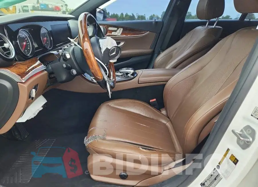 WDDZF4JB4HA040252 Photo# 7