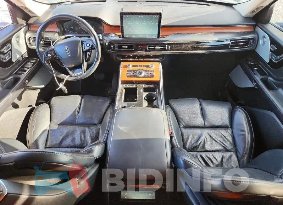 5LM5J7XC0LGL05028 Photo# 8