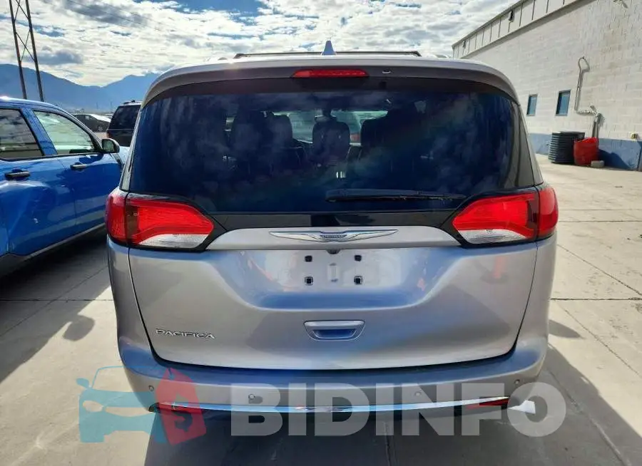 2C4RC1BG3HR668388 Photo# 6
