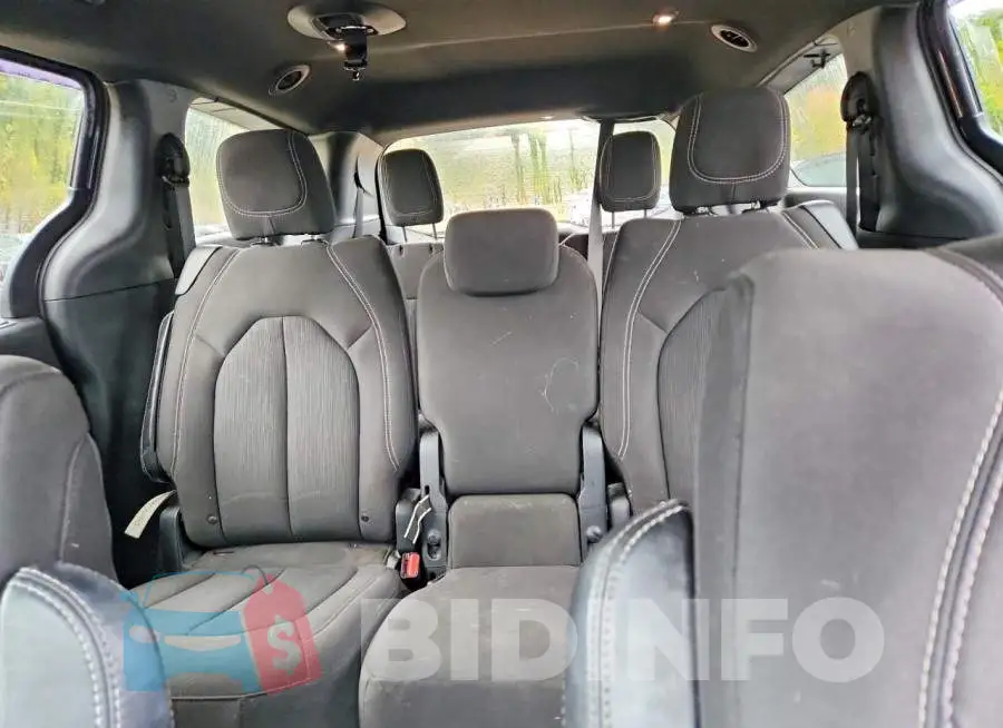 2C4RC1FG1JR204502 Photo# 10