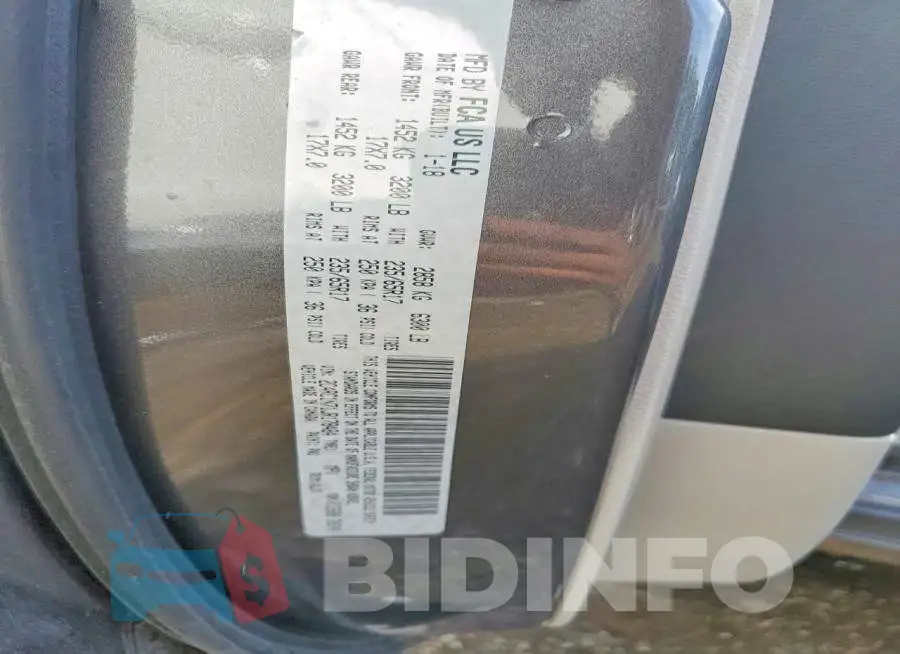 2C4RC1N71JR178484 Photo# 13