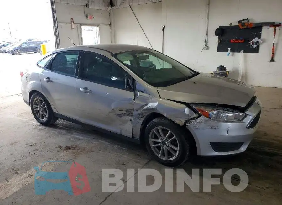 1FADP3F22JL267377 Photo# 4