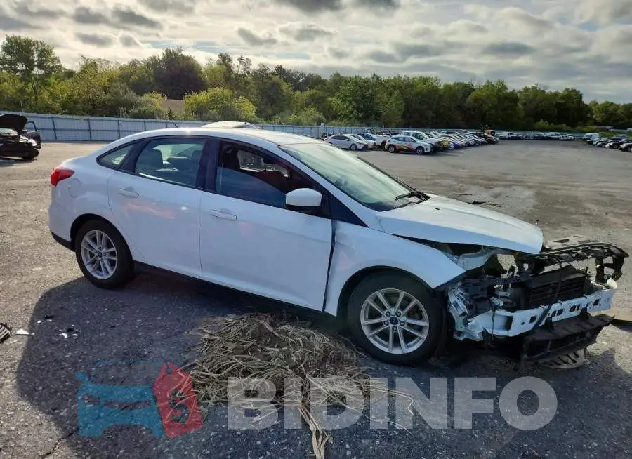 1FADP3F28JL212044 Photo# 4