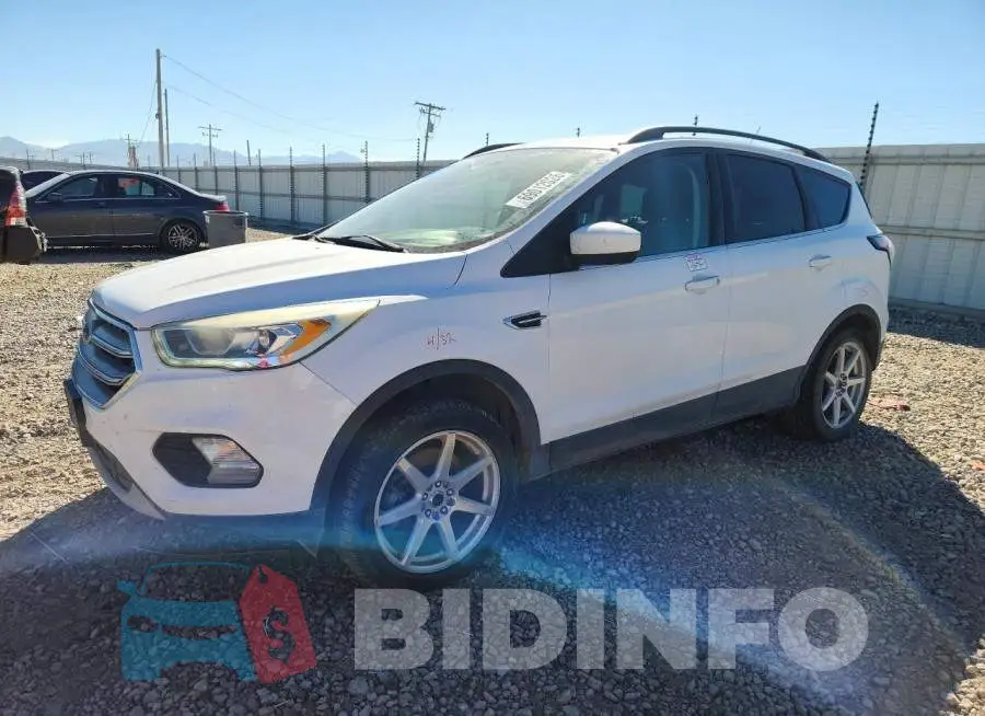 1FMCU9G90HUD85618 Photo# 1