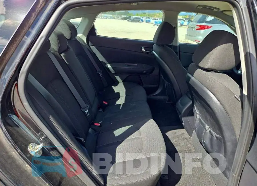 5XXGT4L37JG268773 Photo# 10