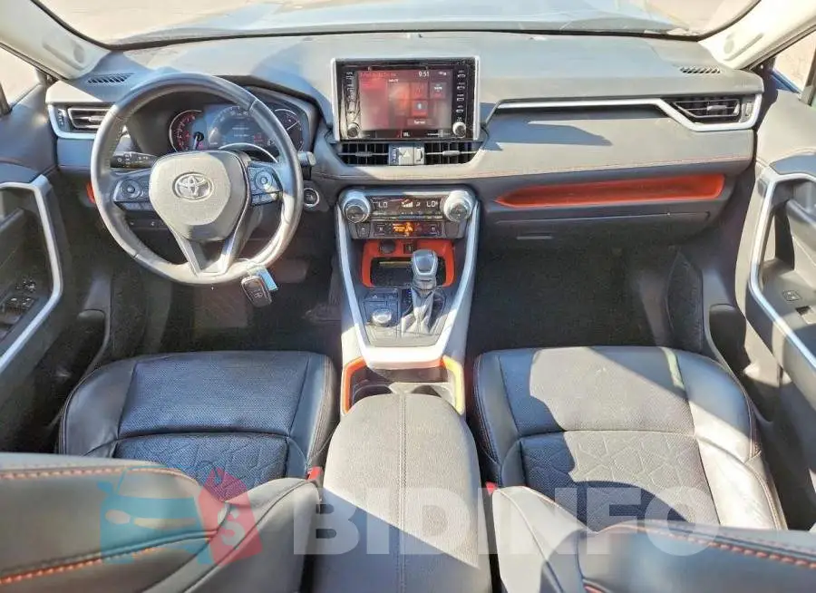 2T3J1RFV8LC116900 Photo# 8