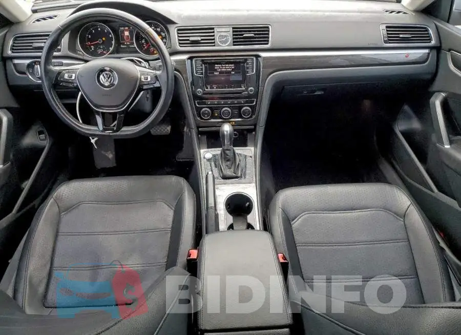 1VWGT7A3XHC022490 Photo# 8