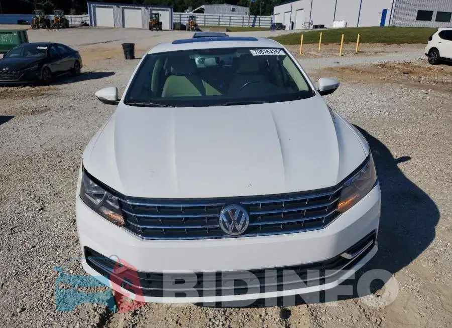 1VWLA7A33KC003467 Photo# 5