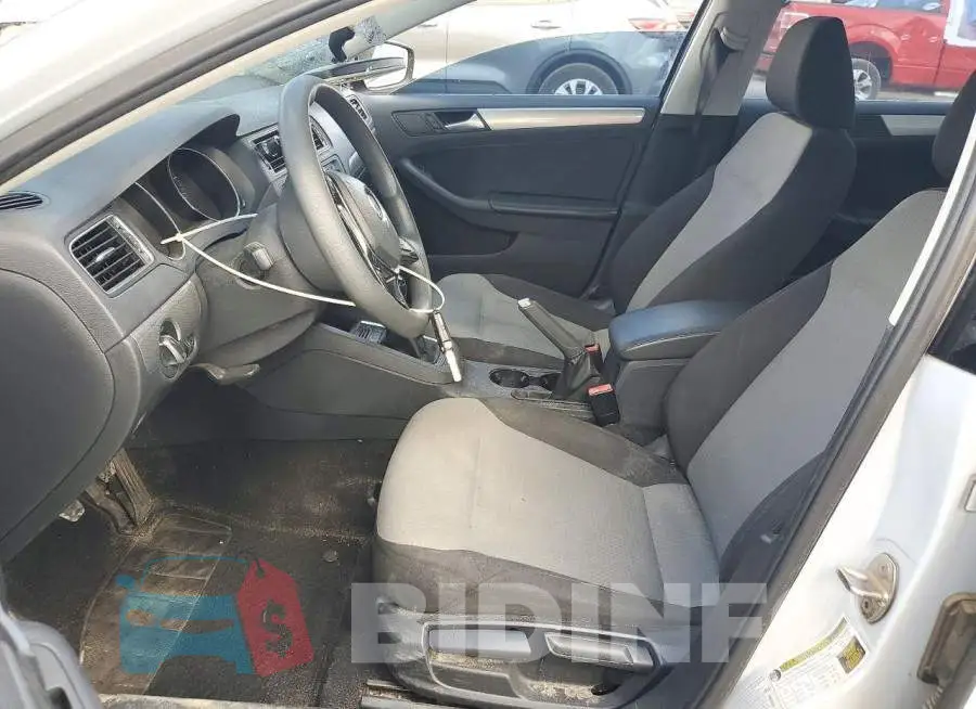 3VW167AJ5HM381384 Photo# 7