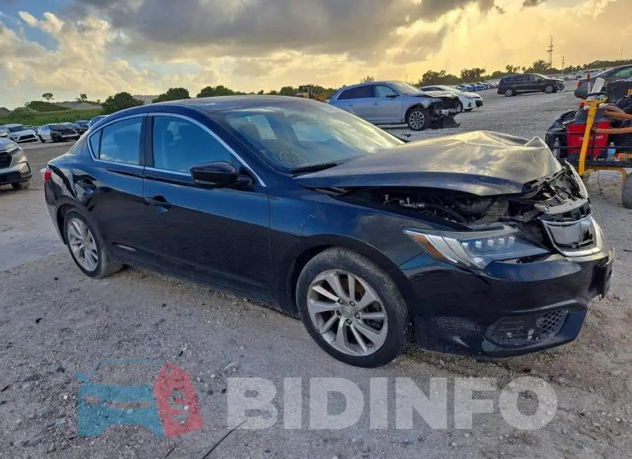 19UDE2F32JA001485 Photo# 4