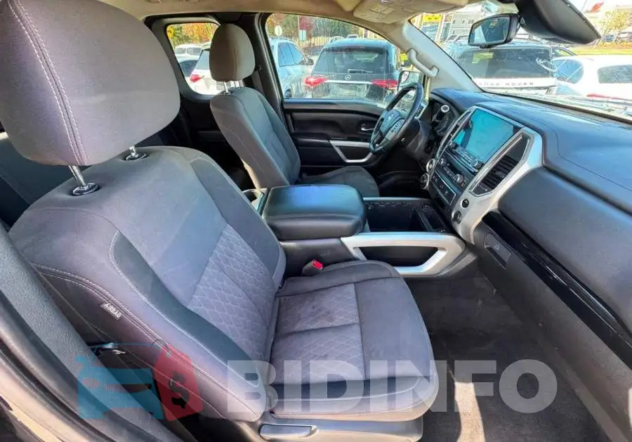 1N6AA1CD6LN509892 Photo# 5
