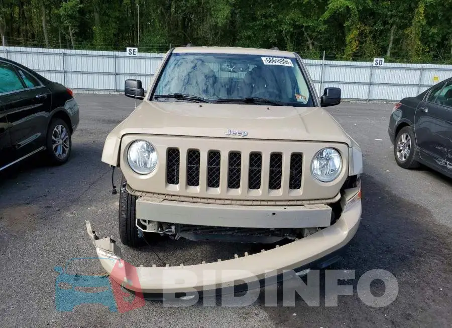 1C4NJPBBXHD131077 Photo# 5