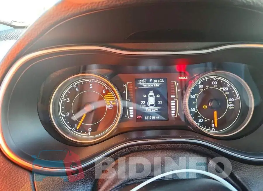1C4PJLLB5KD232812 Photo# 9