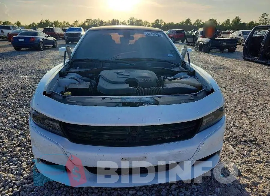 2C3CDXBGXKH754854 Photo# 5