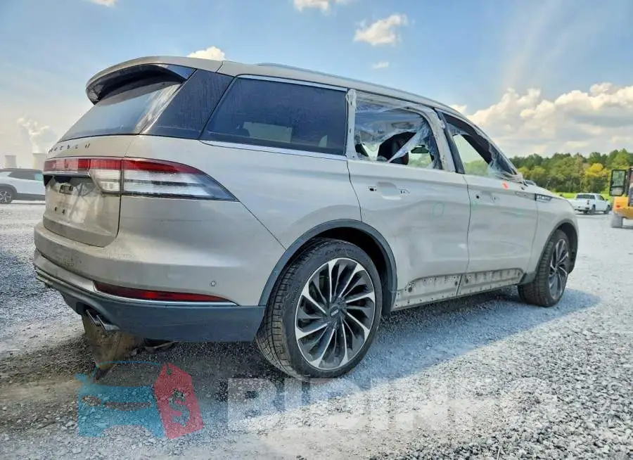 5LM5J7XC3LGL24642 Photo# 3