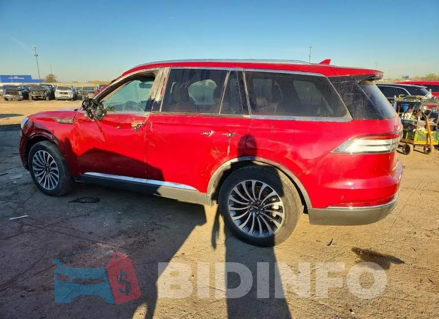 5LM5J7XC8LGL06864 Photo# 2