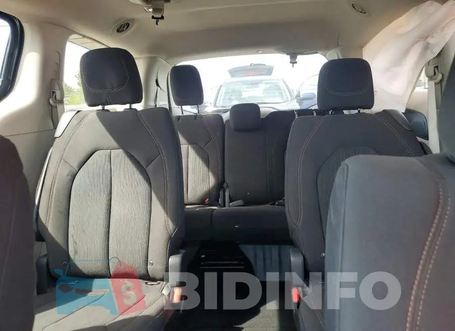 2C4RC1FG3KR667498 Photo# 10