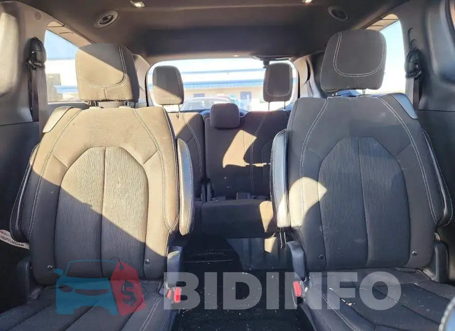 2C4RC1FG8JR332686 Photo# 10